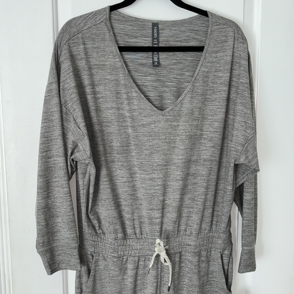 Nwt Vuori lux long sleeve romper clay heather L - Picture 2 of 10